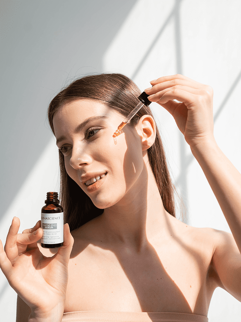 Phytic TC Serum bottle by Alphascience—lightweight, fast-absorbing antioxidant serum.