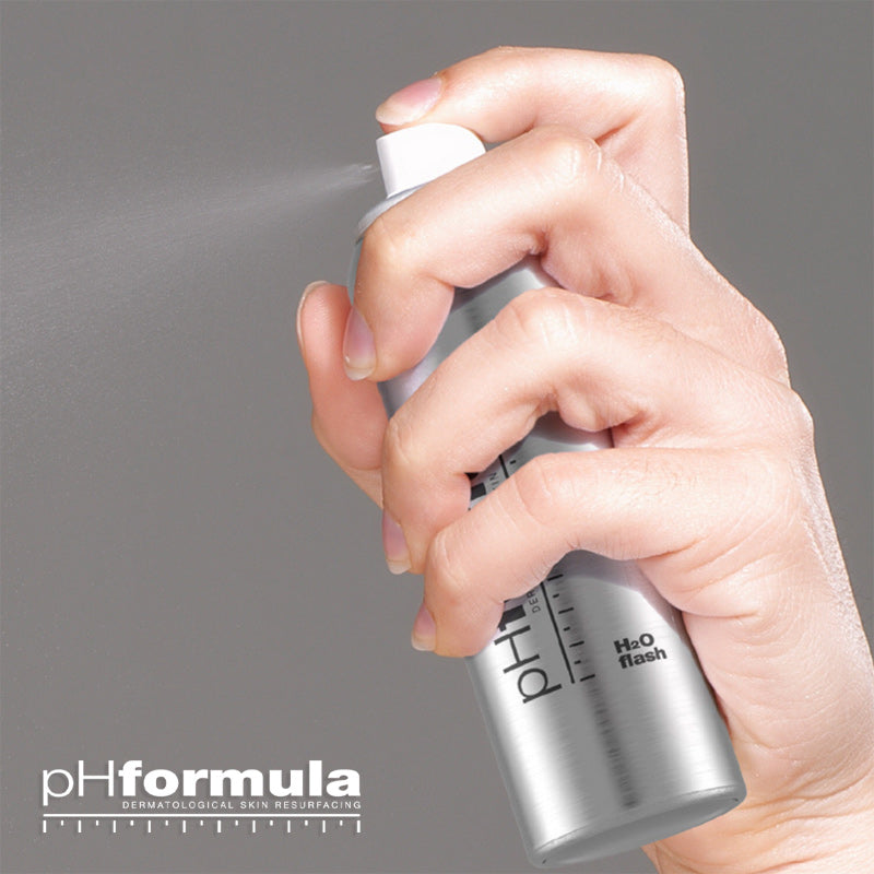 pHformula H2O Flash—refreshing spray with hyaluronic acid and aloe for all skin types.