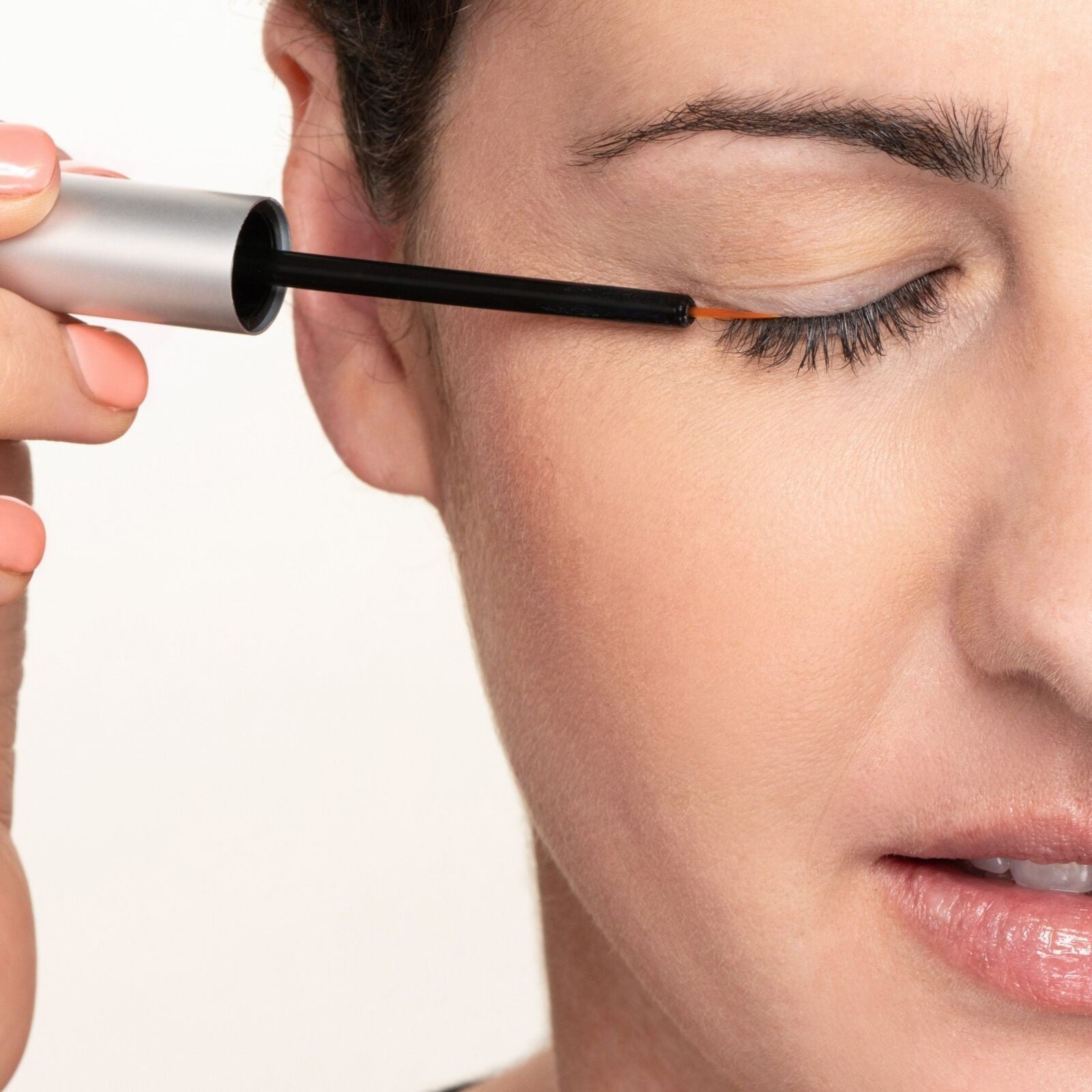 Nu-Cil Eyelash Enhancing Serum. Obagi Medical. Worldwide international shipping. Official stockist. UK Ambassador Clinic.