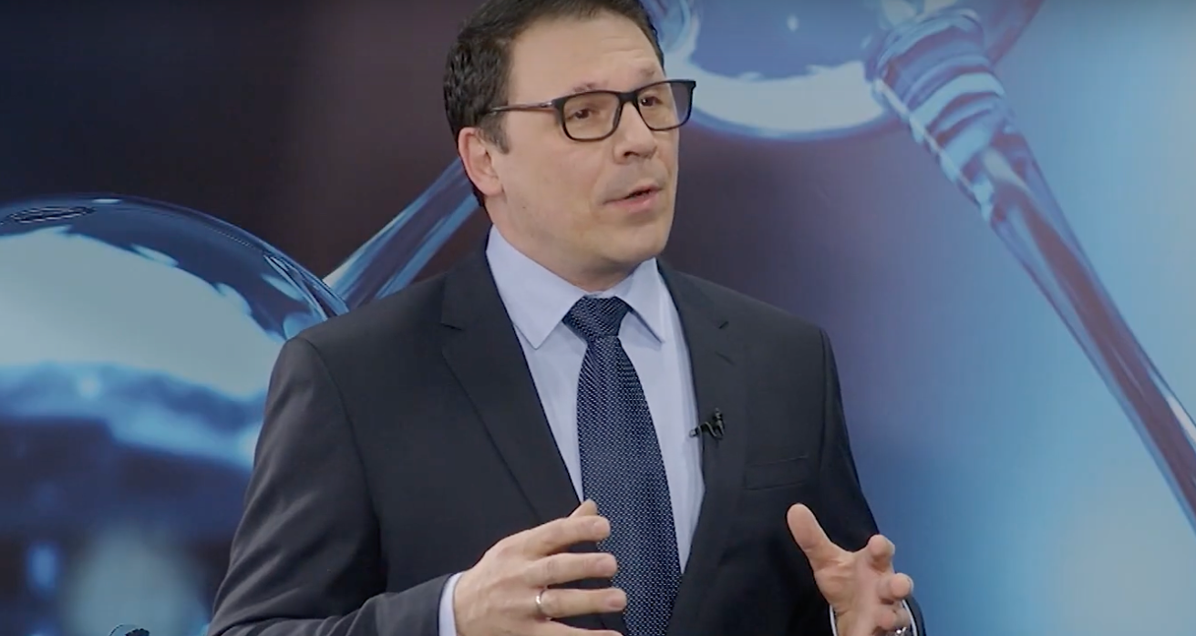 Dr Chris Kleanthis, leading fertility specialist in Greece, offering expert online IVF consultations with personalised treatment plans in Athens for couples seeking fertility solutions.