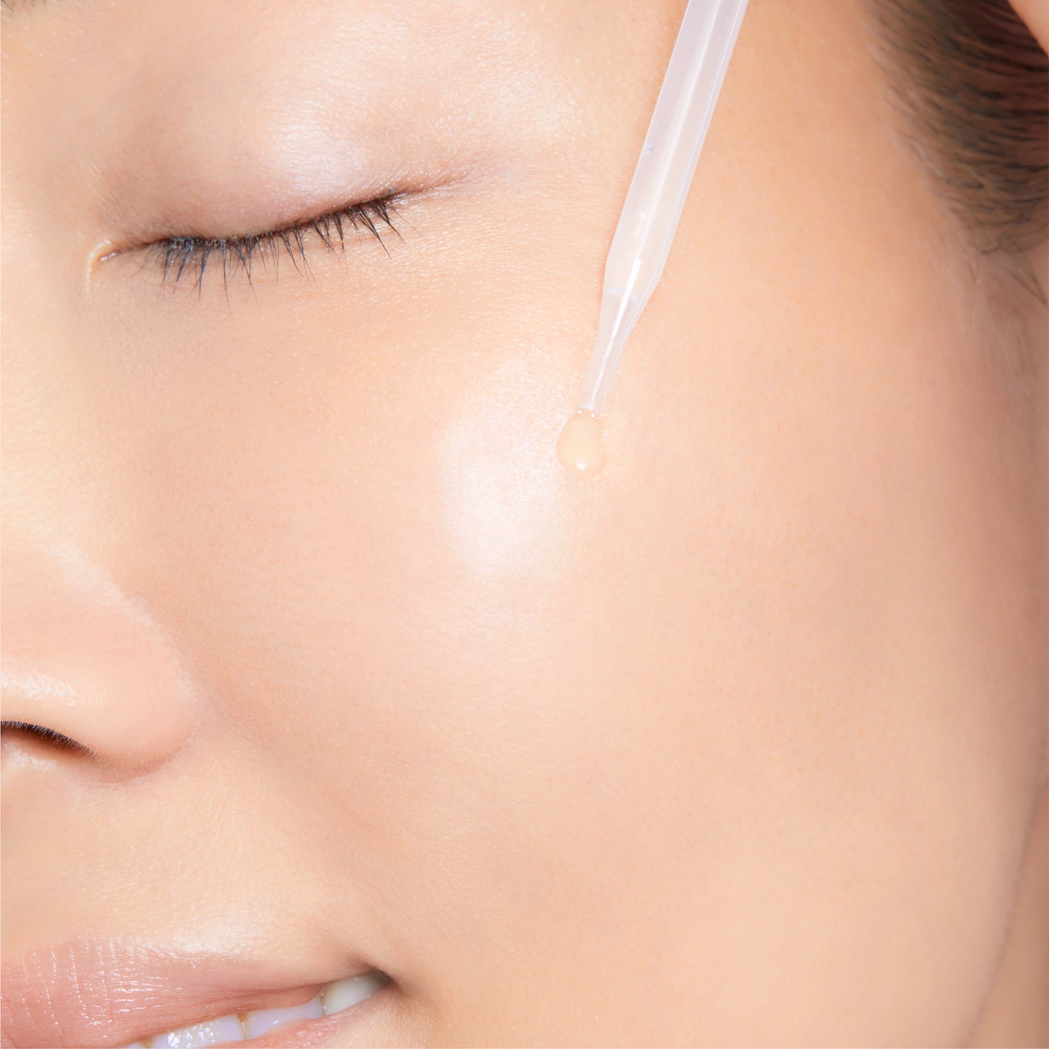 Cellcosmet UltraCell Intensive—cellular concentrate ampoules for firm, radiant skin.