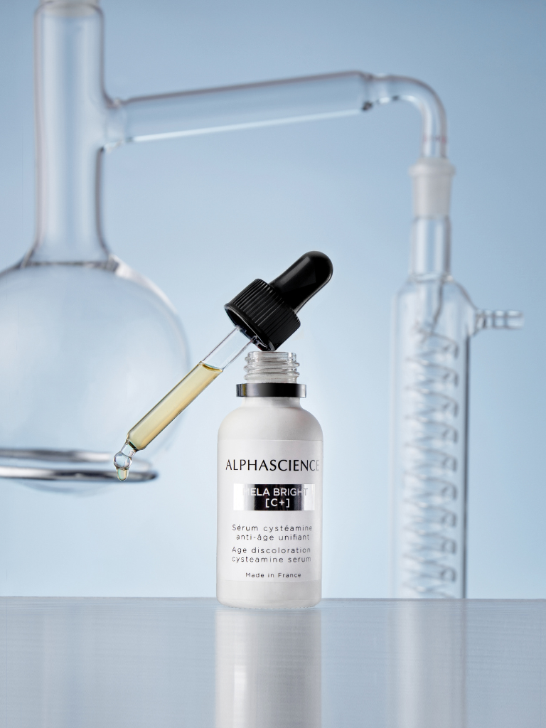 Alphascience Mela Bright C+ Serum packaging—30ml bottle for pigmentation correction and skin glow.